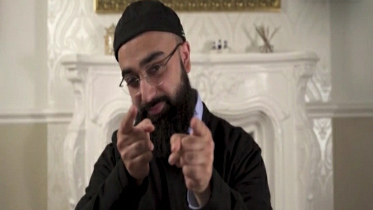 شاب بريطاني مسلم يبحث عن شريكة حياته بطريقة مبتكرة