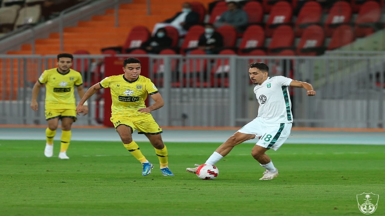الأهلي يتعادل مع التعاون إيجابياً