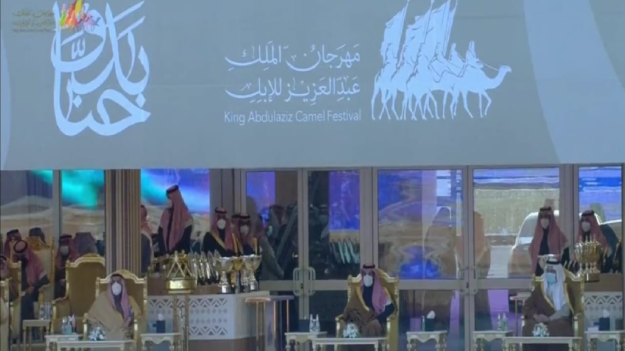 بالفيديو.. قصيدة للشاعرين مطلق بن دعيج وفالح بن علوان في مهرجان الملك عبدالعزيز للإبل