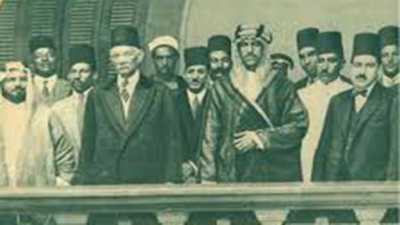 صورة نادرة للملك سعود خلال زيارته لمصر قبل نحو 100 عام