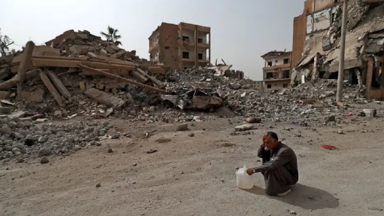 مسن سوري : يارب يجي شي صاروخ فوقي يقتلني