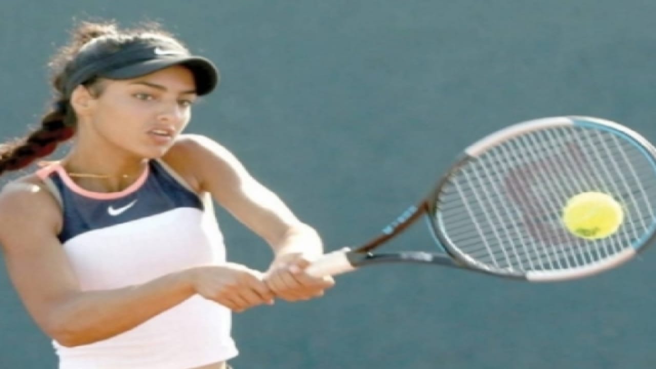 أصغر لاعبة سعودية تتغلب على منافستها الإسرائيلية في التنس وتتأهل
