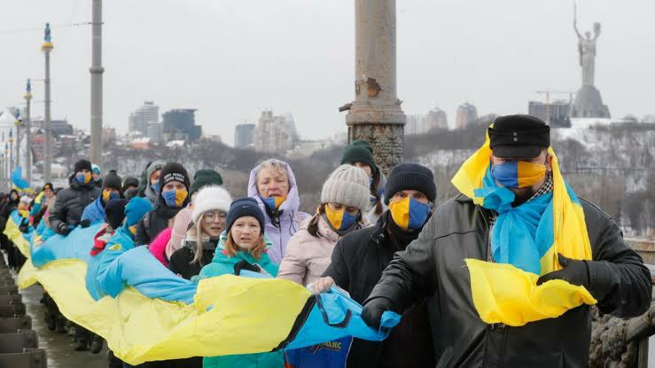 أمريكا تدعو مواطنيها لمغادرة أوكرانيا على الفور