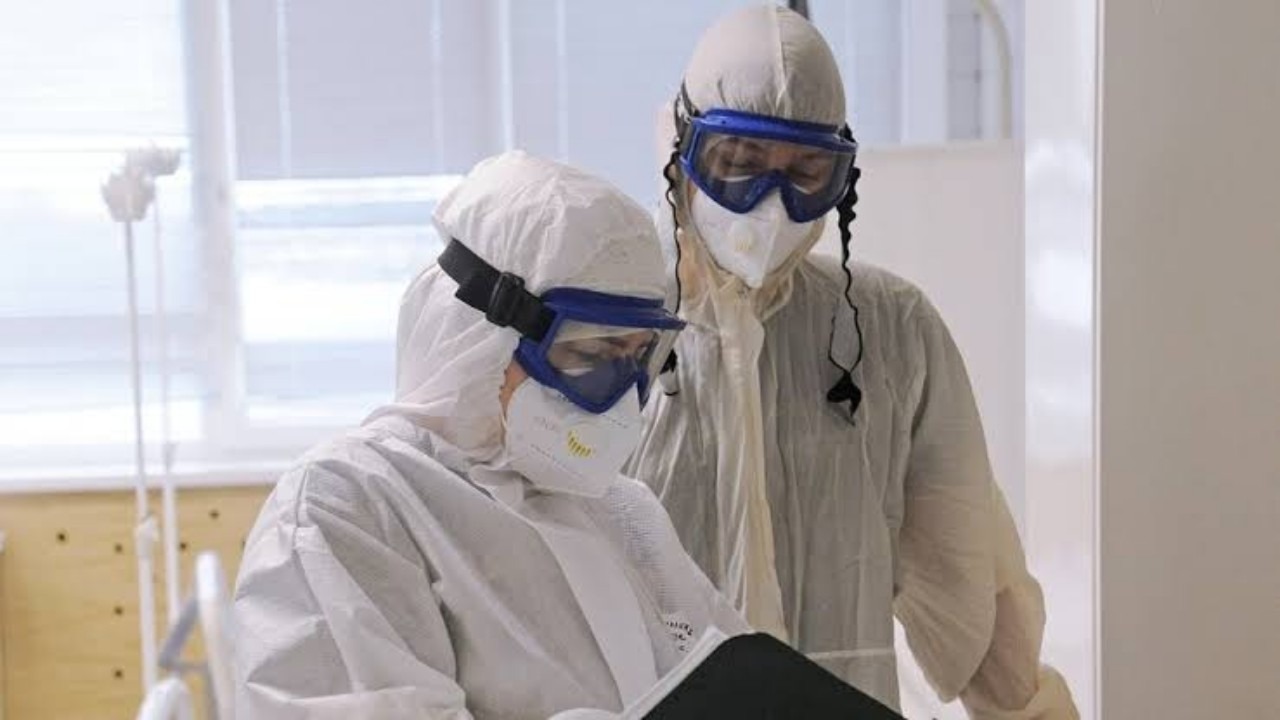 “الصحة العالمية” تحذر من ظهور متحور أكثر خطورة