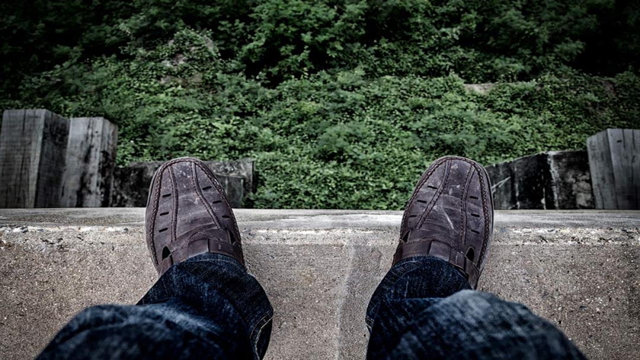 انتحار طبيب مشهور بعد إصابته بكورونا للمرة الثالثة