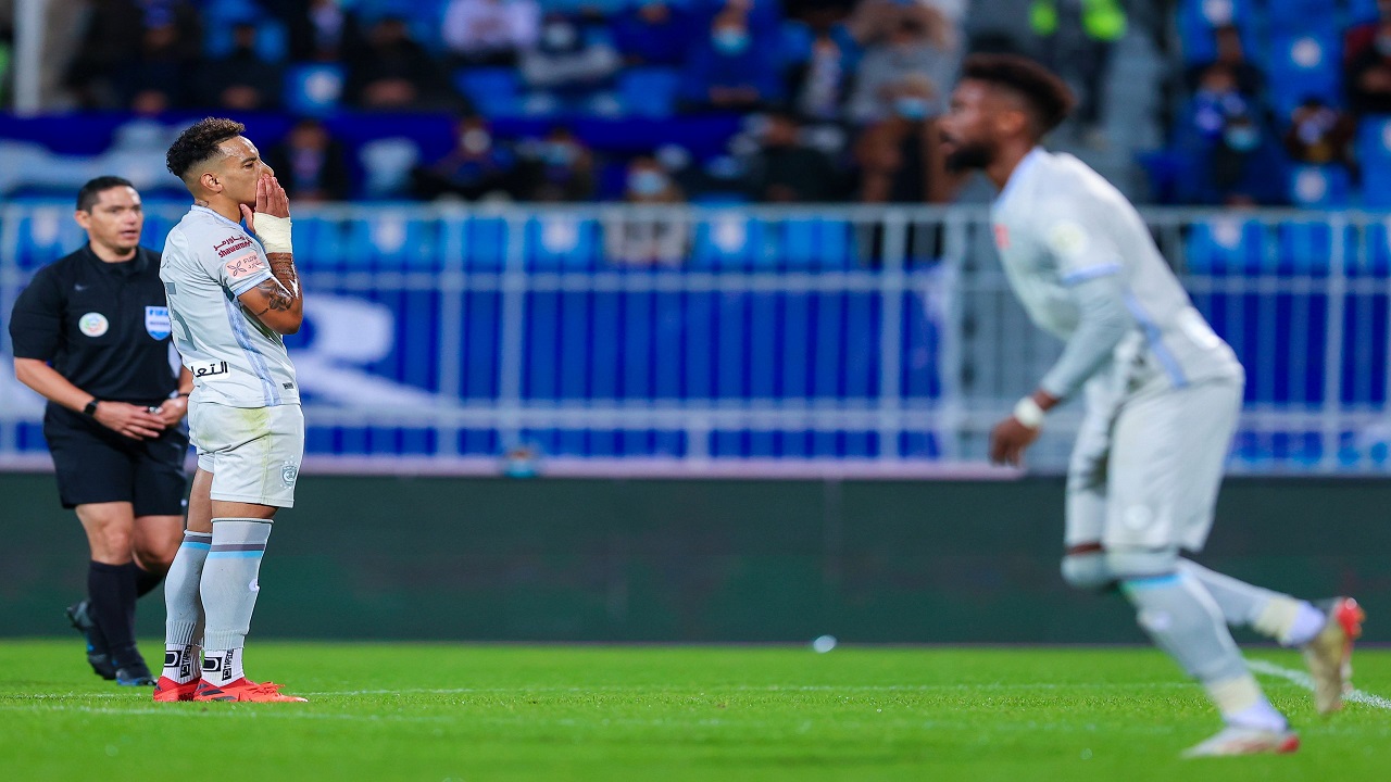 أول تعليق لـ “دائرة الحكام” بخصوص أخطاء مباراة الهلال والتعاون