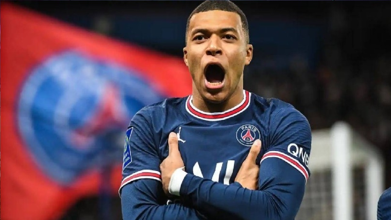 بالفيديو.. مبابي: من السهل اللعب بجانب ميسي