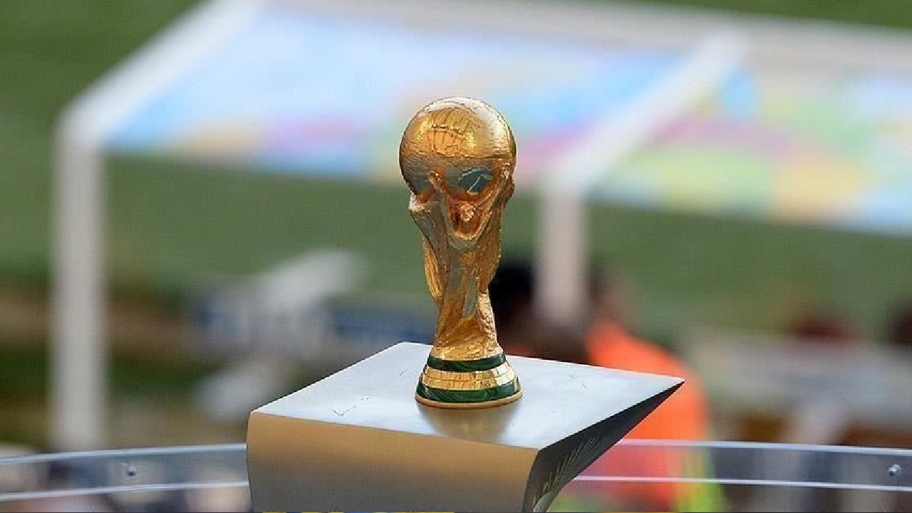 مطالبات فرنسية لطرد روسيا من مونديال قطر 2022