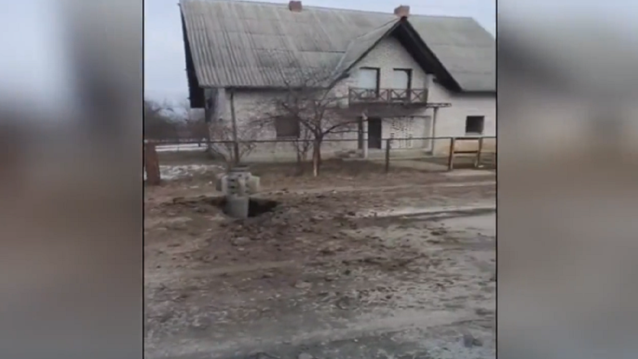 بالفيديو.. صاروخ آخر لم ينفجر في خاركيف بأوكرانيا