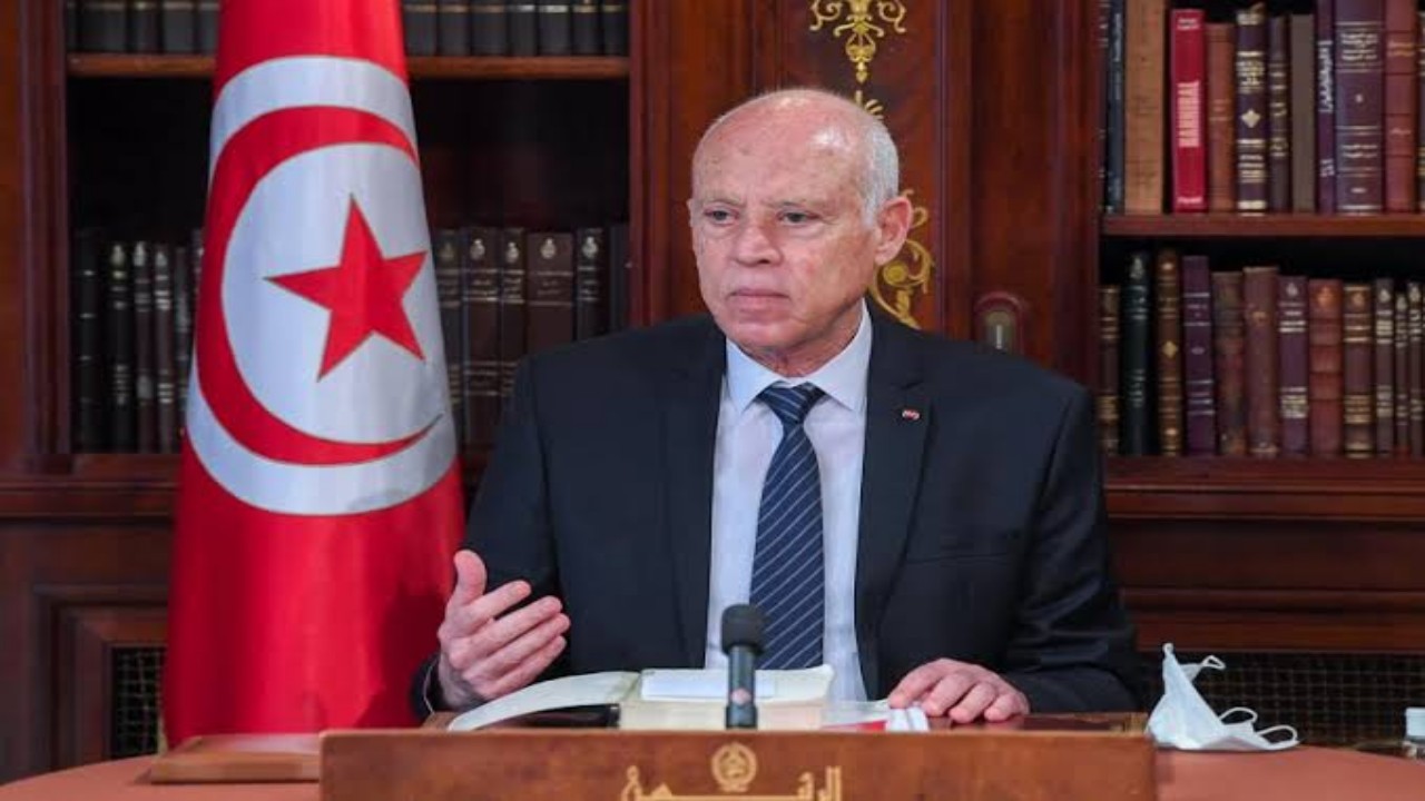 تونس تحظر على القضاة الإضراب عن العمل