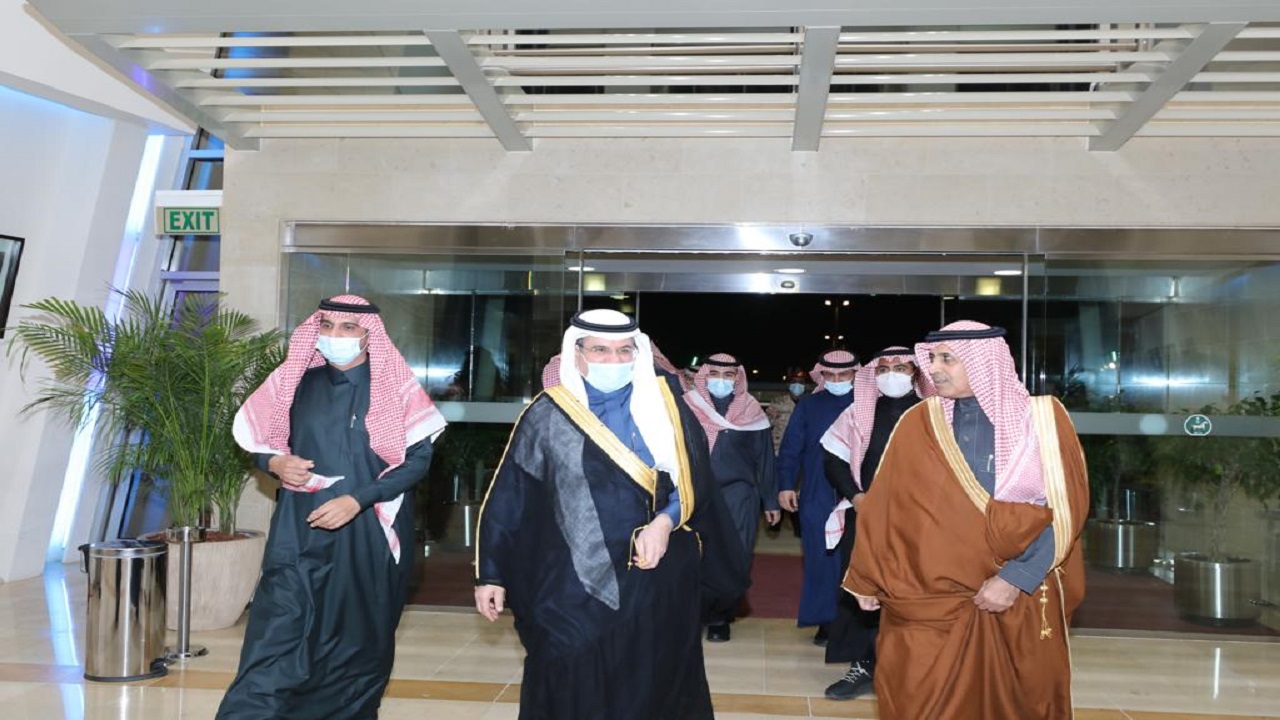 رئيس هيئة الإذاعة والتلفزيون يتوج إسطبل سمو الأمير محمد بن سيف الدين