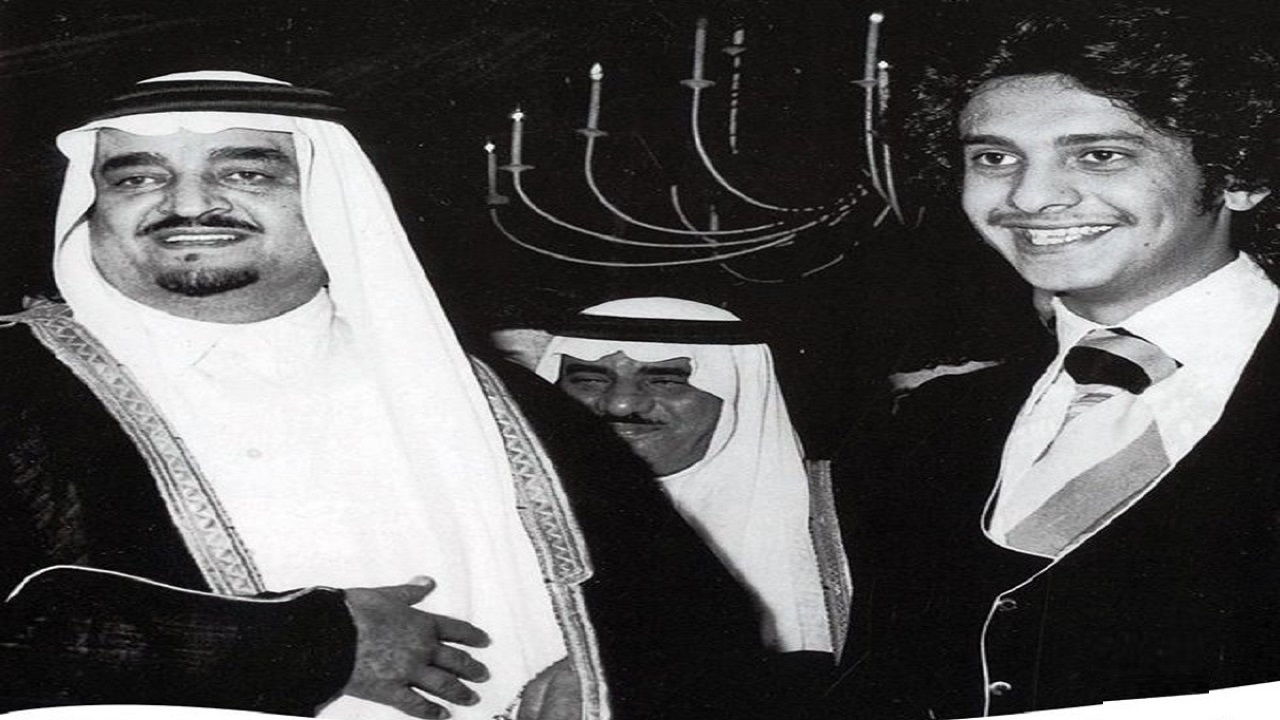 صورة نادرة للملك فهد ونجله خالد في سفارة المملكة بواشنطن