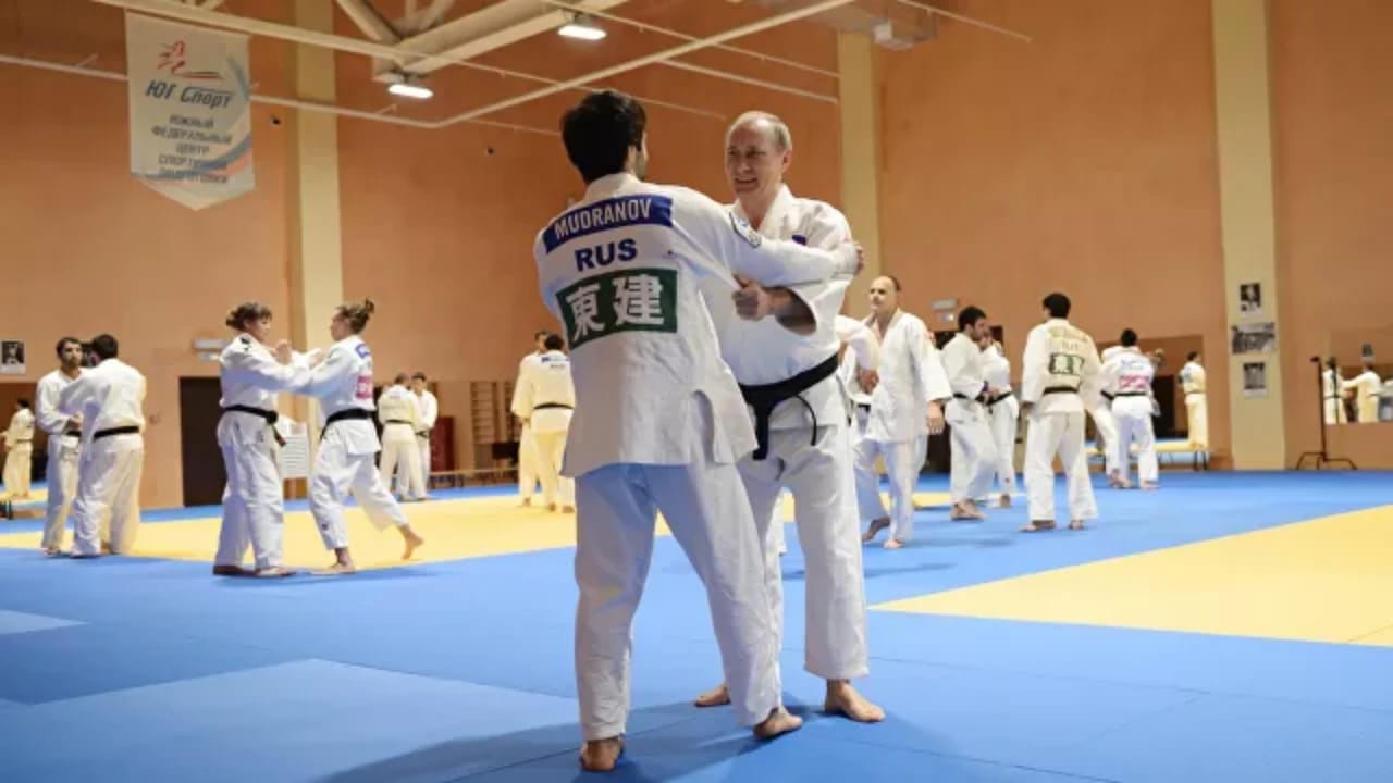 الاتحاد الدولي للجودو يعلن تعليق رئاسة بوتين الشرفية