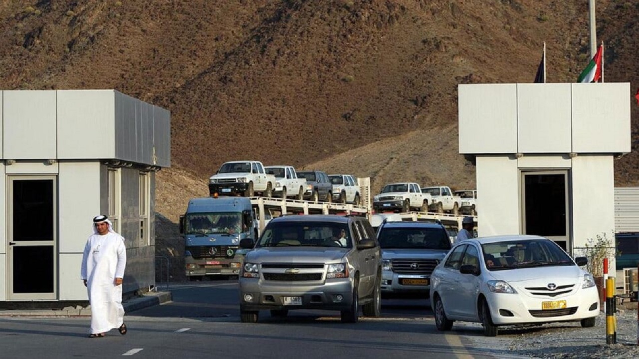 الإمارات.. تحديث إجراءات الدخول عبر المنافذ البرية