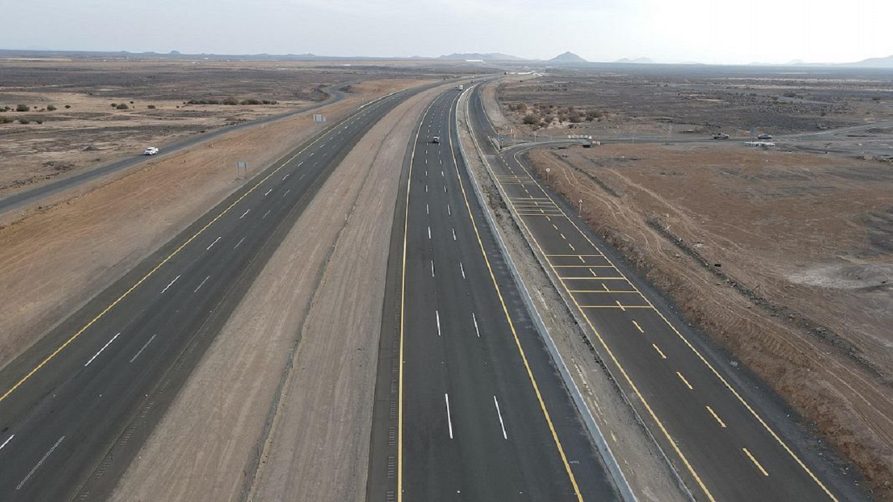 طريق “المدينة/ مكة” السريع يحقق مستهدفات خدمة واستقبال 30 مليون معتمر