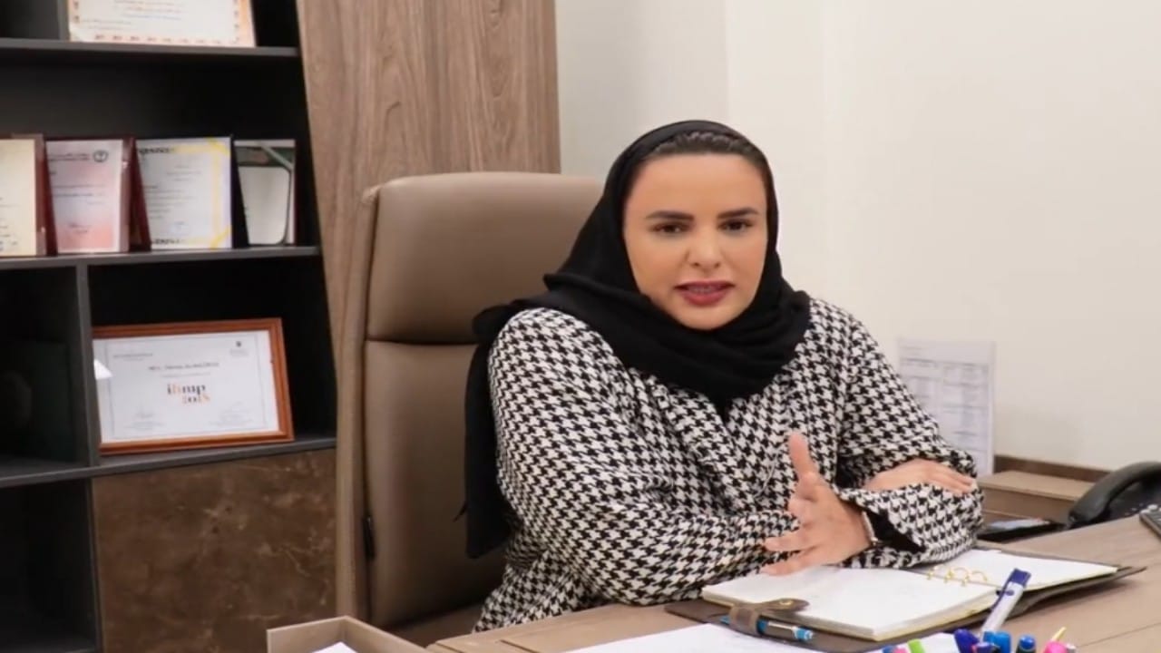 بالفيديو.. سيدة سعودية تروي رحلة عملها في قطاع السياحة