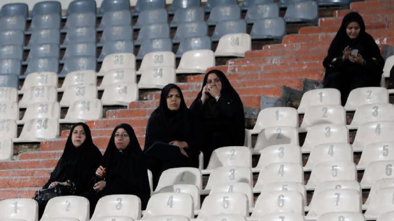 الفلفل والسيدات يهددان مشاركة المنتخب الإيراني في المونديال