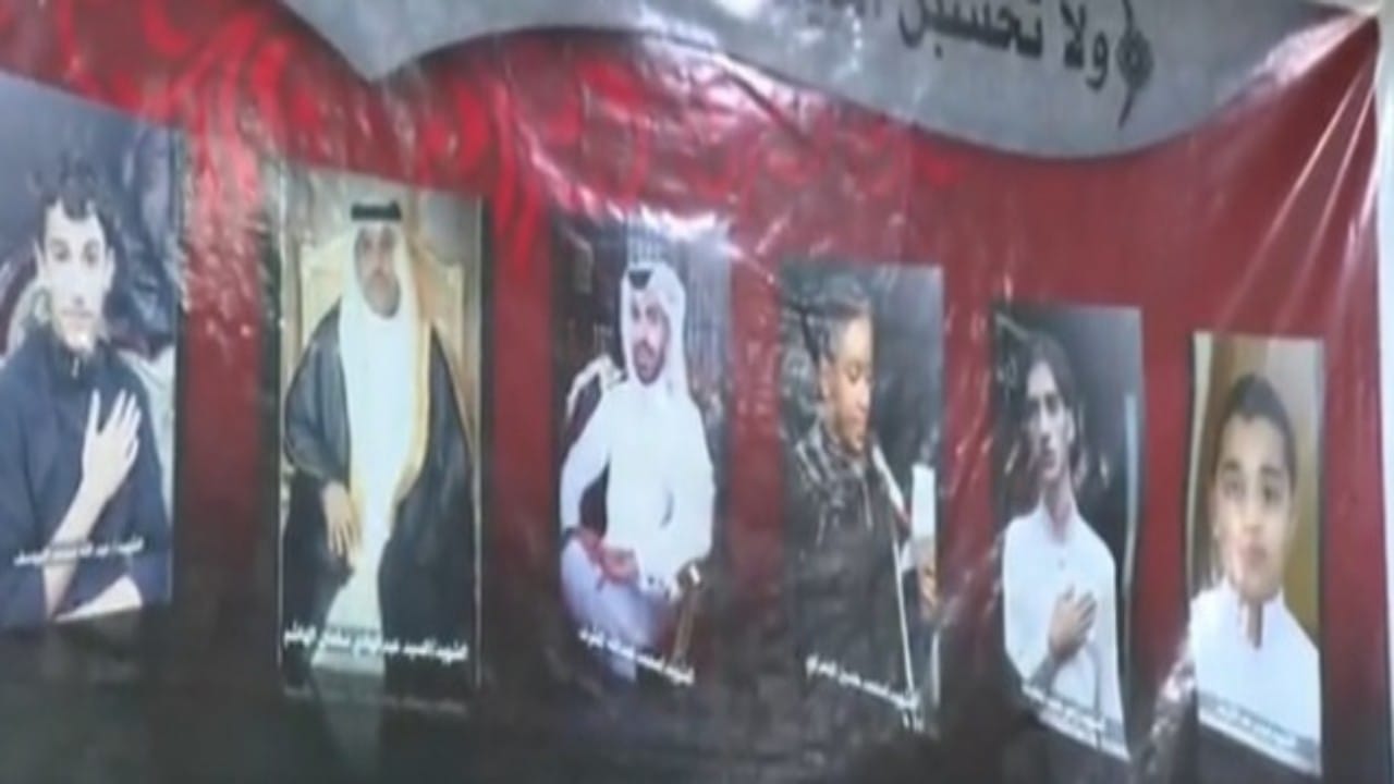شاهد.. الصور الأولى للشهداء داخل حسينية الدالوة بعد تنفيذ القصاص بحق الإرهابيين
