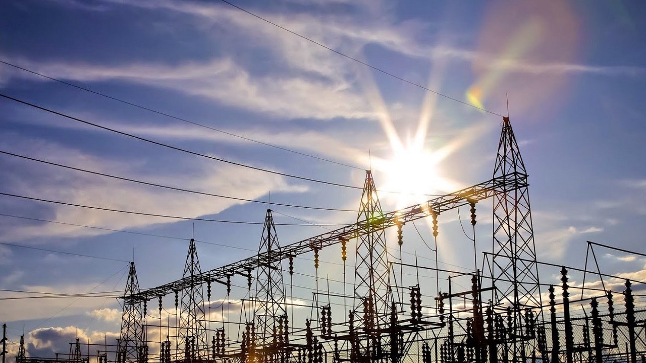 هجوم يستهدف 6 أبراج كهرباء بالعراق