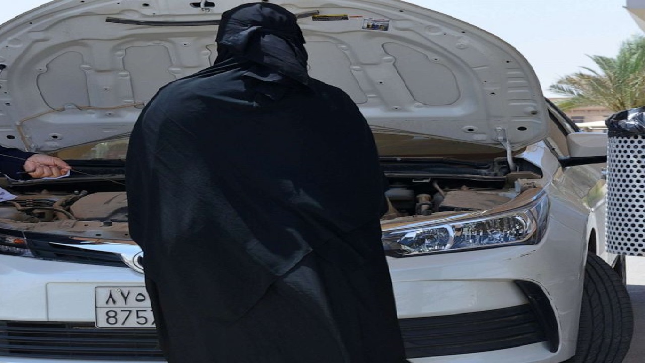 ردة فعل أب أبلغته ابنته بتعبئة إطار سيارتها بـ”هواء أصلي” بـ150 ريال