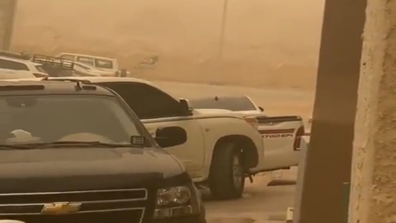 بالفيديو.. دخول الغبار لأجواء شرق الرياض