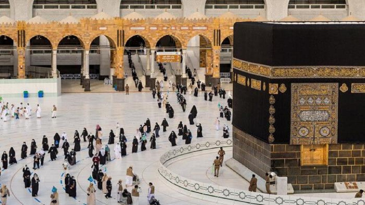 بالفيديو.. الحرمين تعلن موعد بدء تلقي طلبات الاعتكاف بالمسجد الحرام في رمضان