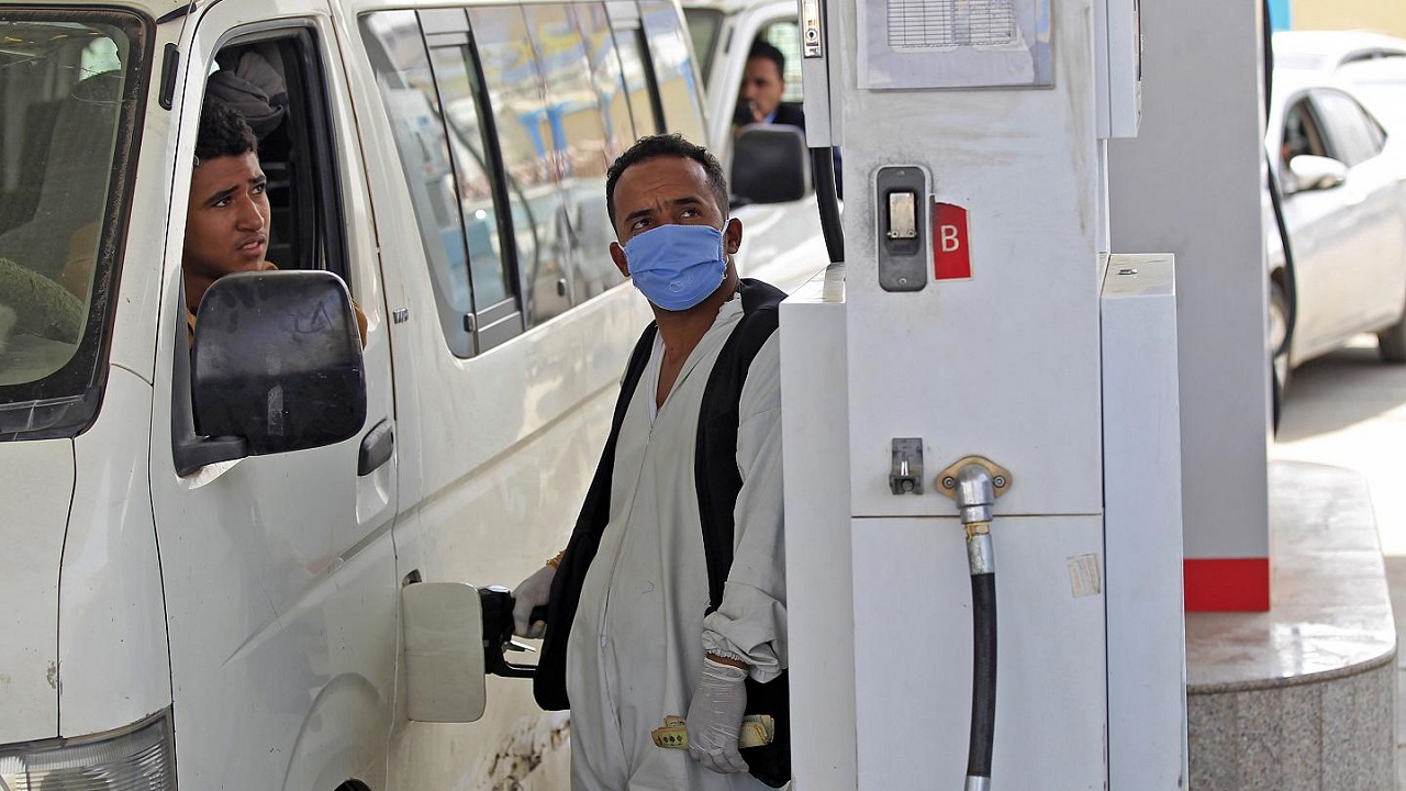 اليمن يخفض سعر الوقود للمرة الأولى خلال العام الجاري