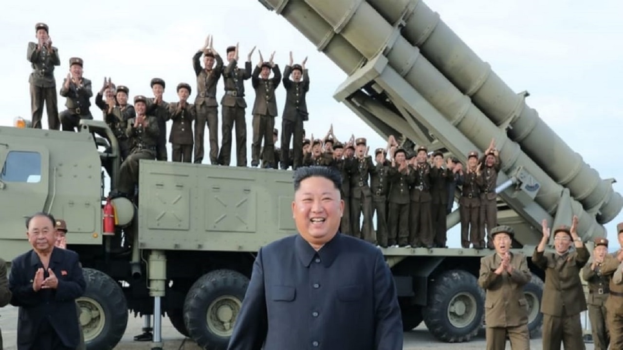 زعيم كوريا الشمالية يتعهد بتعزيز الأسلحة النووية