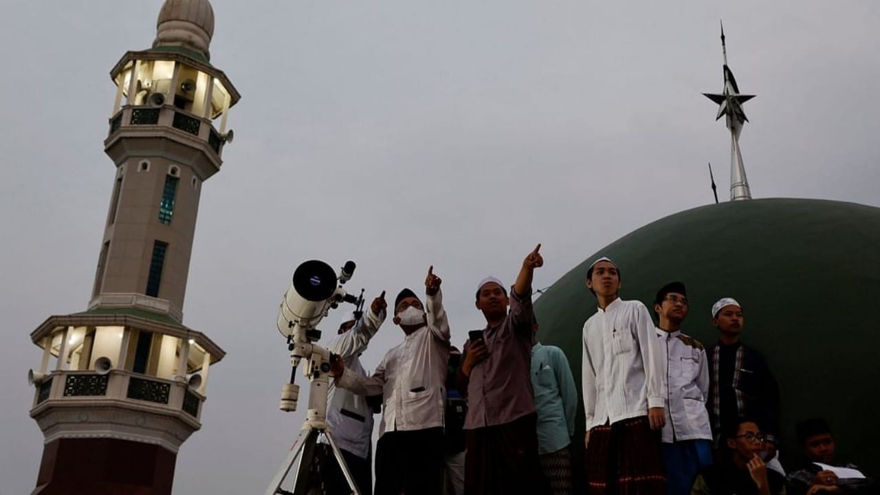 انقسام حول بداية شهر رمضان في إندونيسيا
