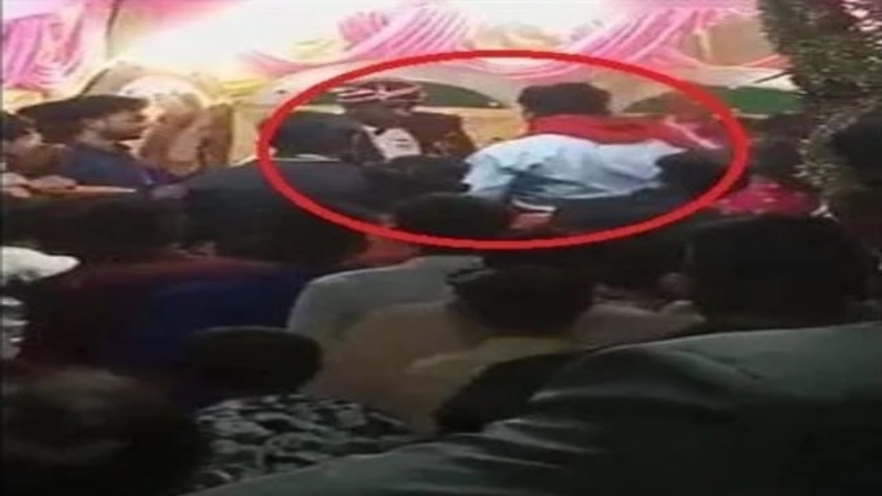 شاهد.. عروس تصفع عريسها أمام المعازيم لسبب غريب 