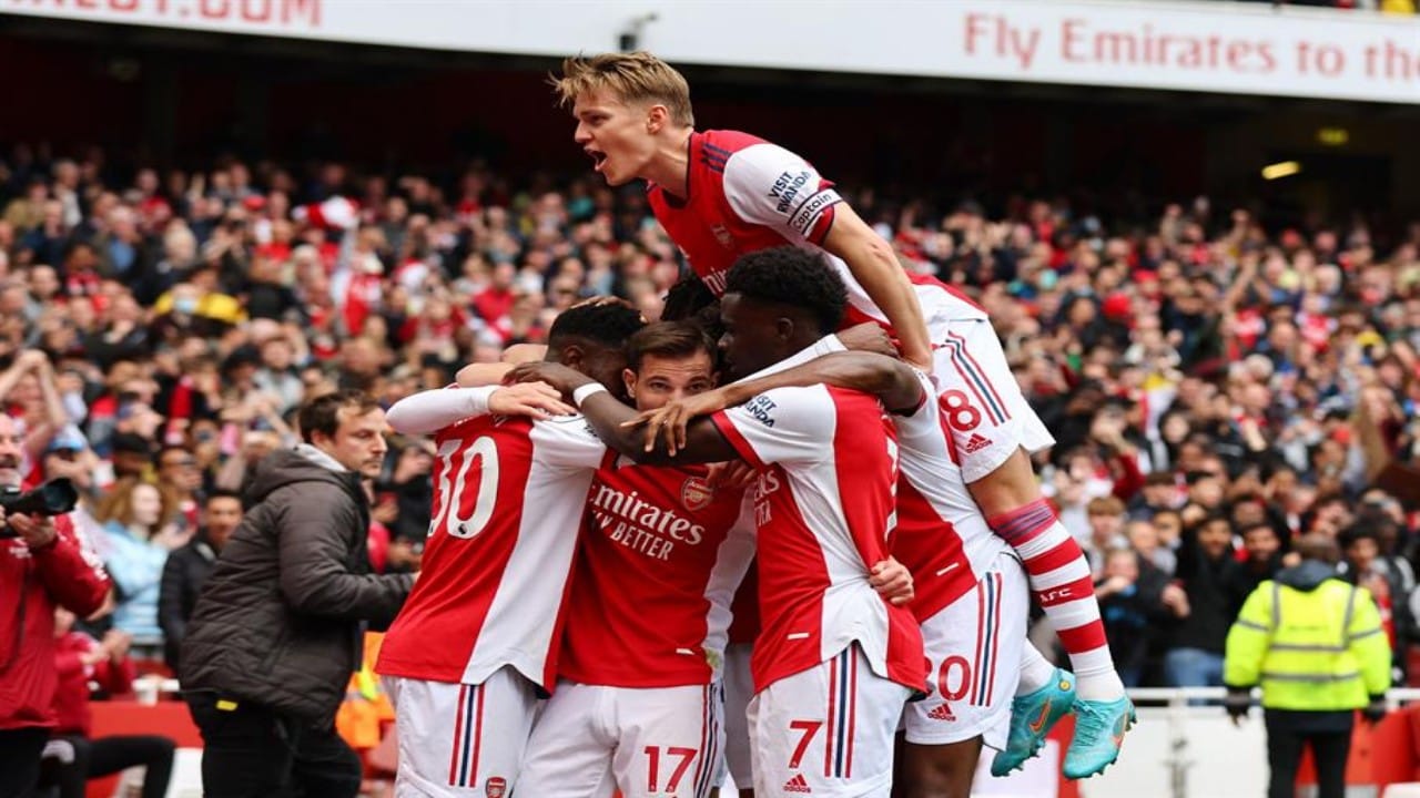 آرسنال يتخطى مانشستر يونايتد بثلاثية في الدوري الإنجليزي