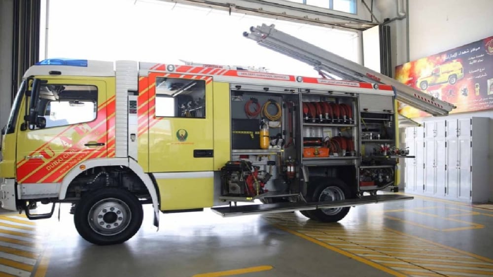 دبي.. السيطرة على حريق مستودع  بمنطقة الجداف