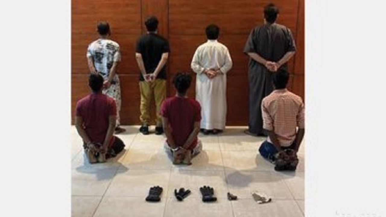 القبض على 7 أشخاص لانتحالهم صفة غير صحيحة وتنفيذ حوادث سلب