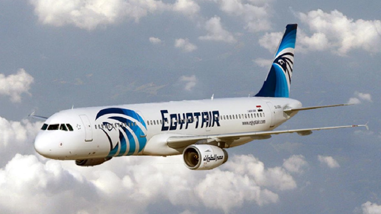 تحقيق يكشف تسبب سيجارة في سقوط طائرة مصرية