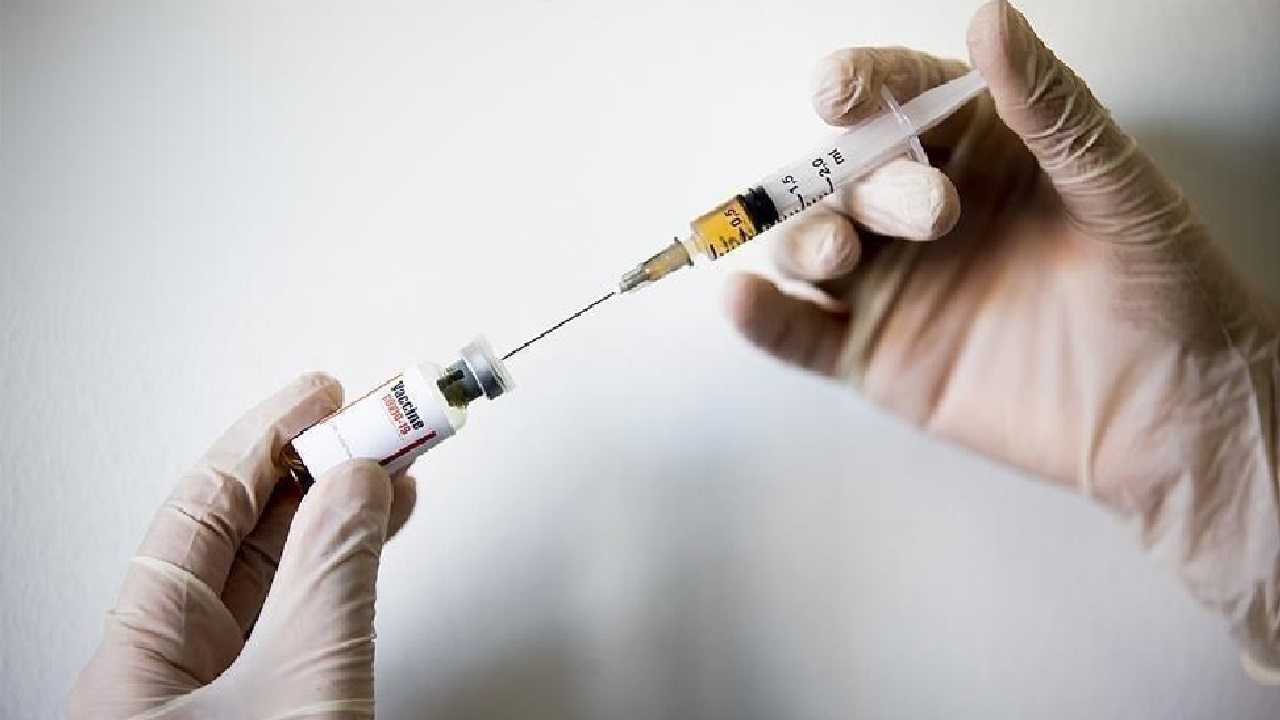 الدنمارك أول دولة في العالم توقف تطعيمات كورونا