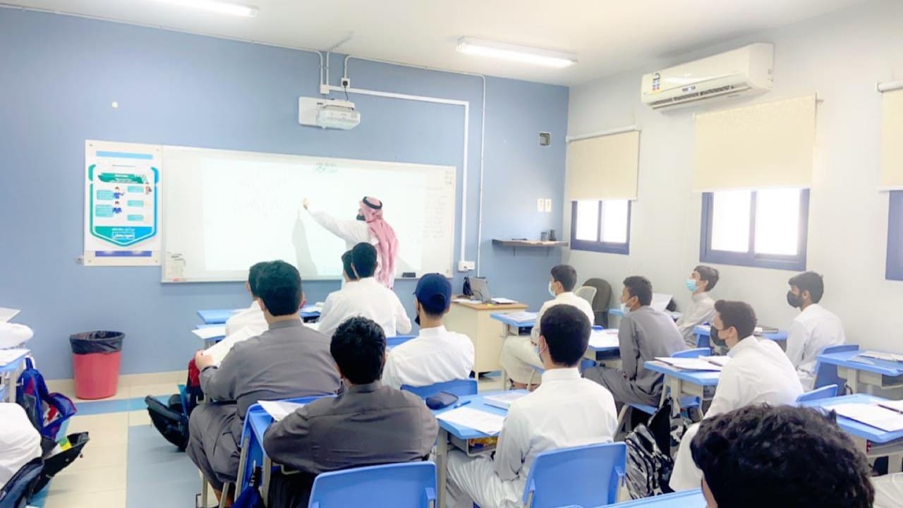 بالصور.. انطلاق اليوم الدراسي الأول في شهر رمضان بمدارس مكة