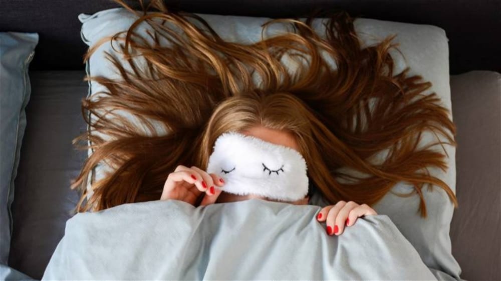 فوائد تغطية الشعر أثناء النوم
