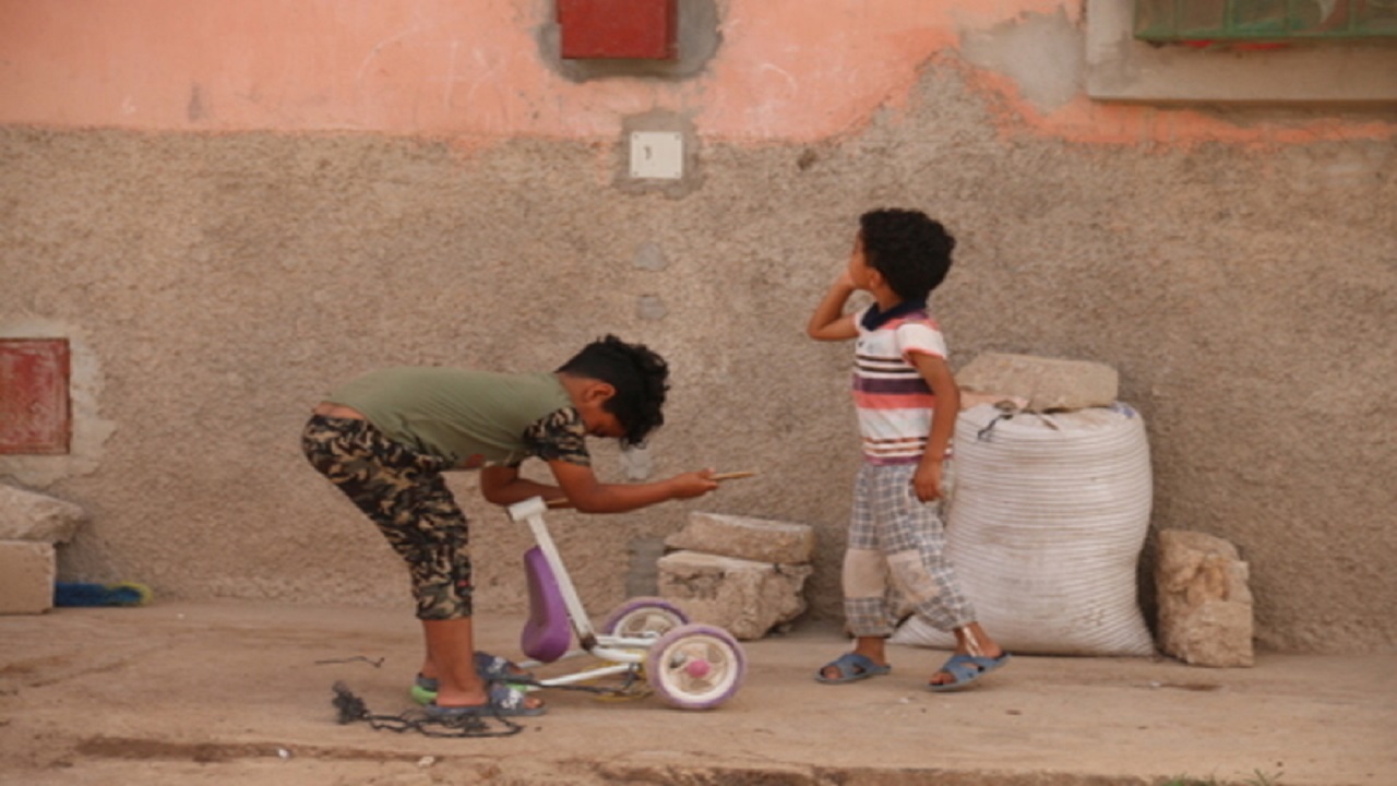 بلدة تمنع لهو الأطفال بعد صلاة المغرب