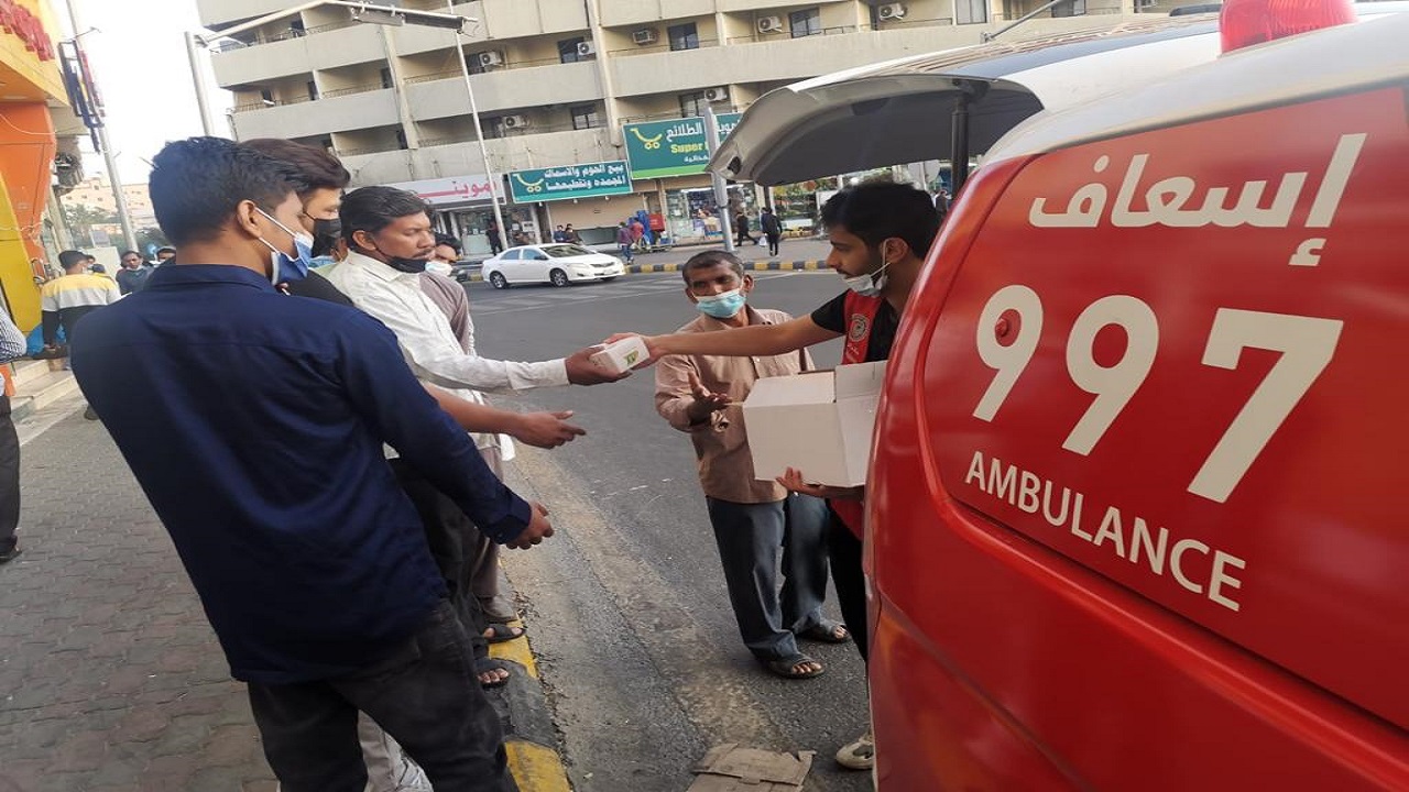 هيئة الهلال الاحمر السعودي بعسير تقوم بمبادرة سقيا وعي