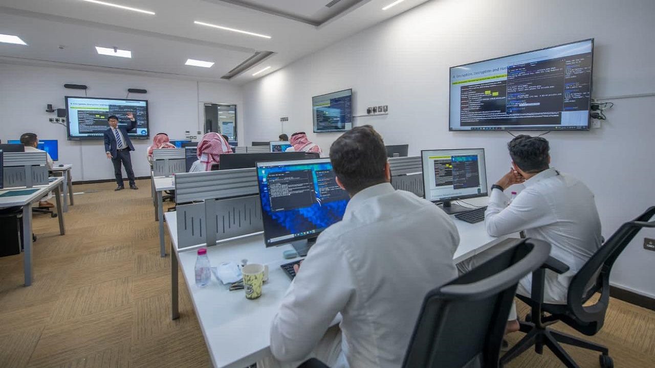 جامعة نايف العربية تواجه الجرائم السيبرانية ببرامج تدريبية تطبيقية