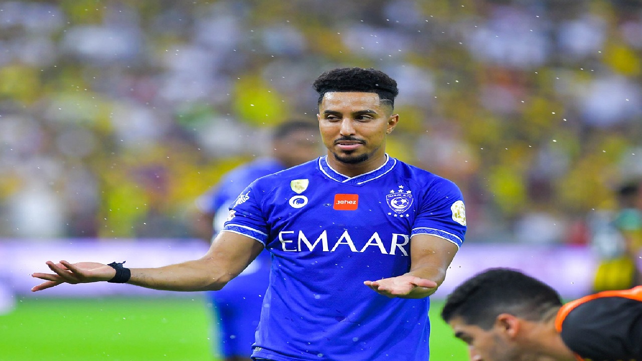 فيديو..لحظة اعتذار الدوسري لجماهير الاتحاد.. وردة فعل حامد البلوي