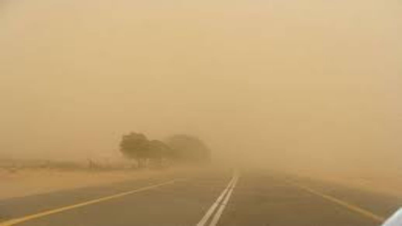تنبيه لمستخدمي طريق ”المفرق &#8211; جدة“ لوجود عاصفة ترابية 
