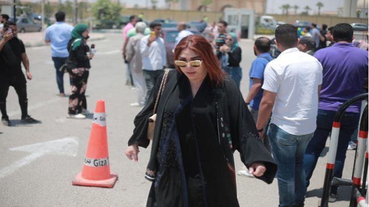 إيقاف غادة إبراهيم عن العمل بعد أزمتها في جنازة سمير صبري