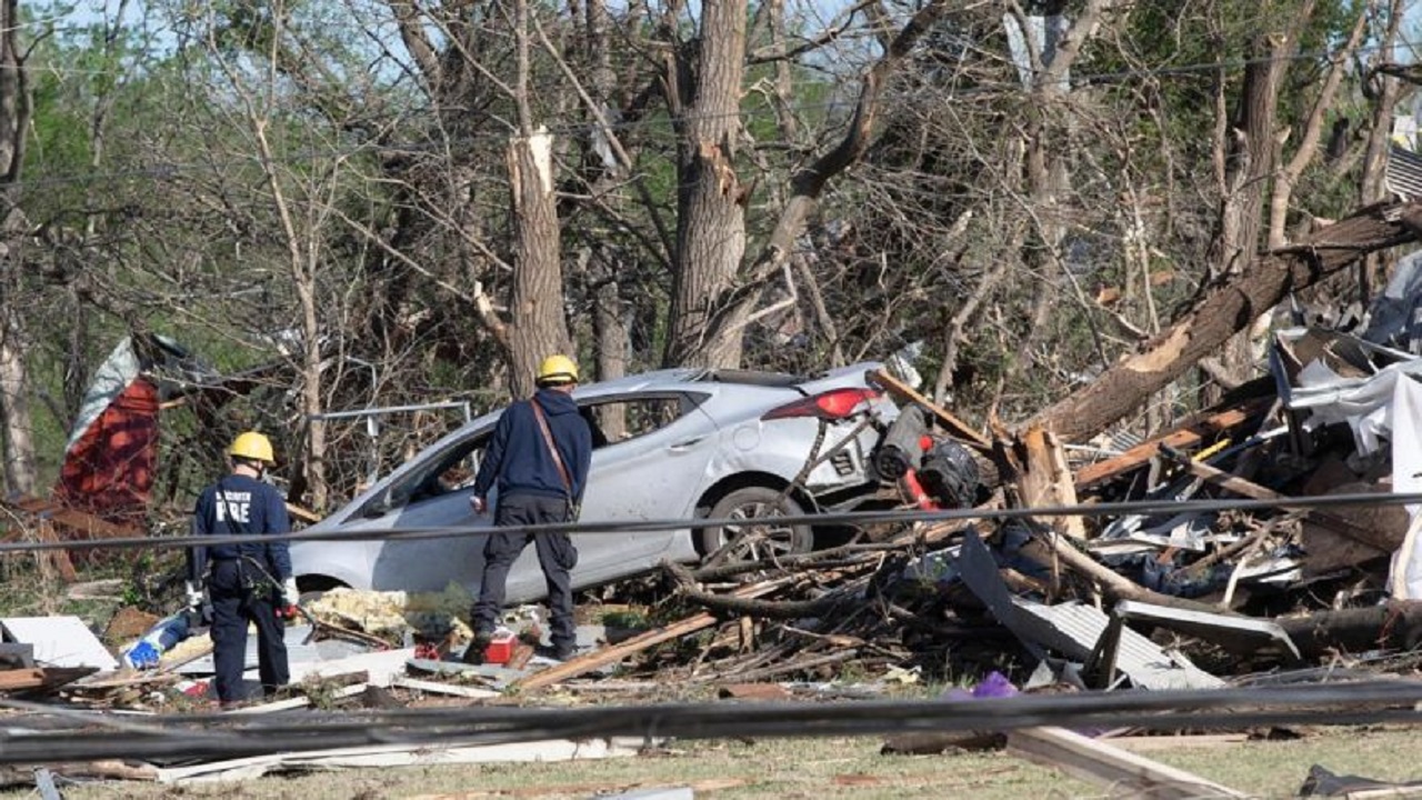 إعصار يدمر 1000 مبنى في أمريكا