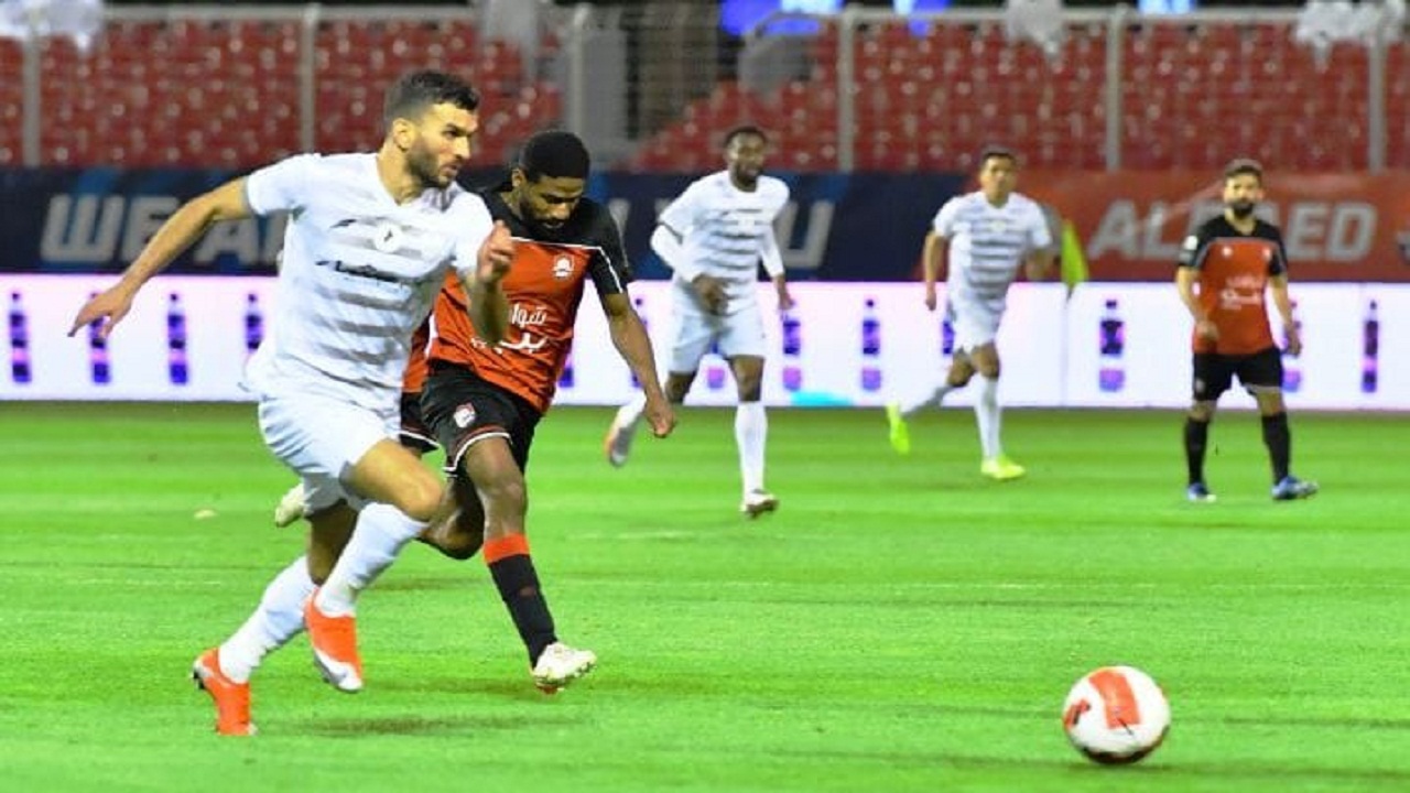 الرائد يتعادل إيجابياً أمام الطائي