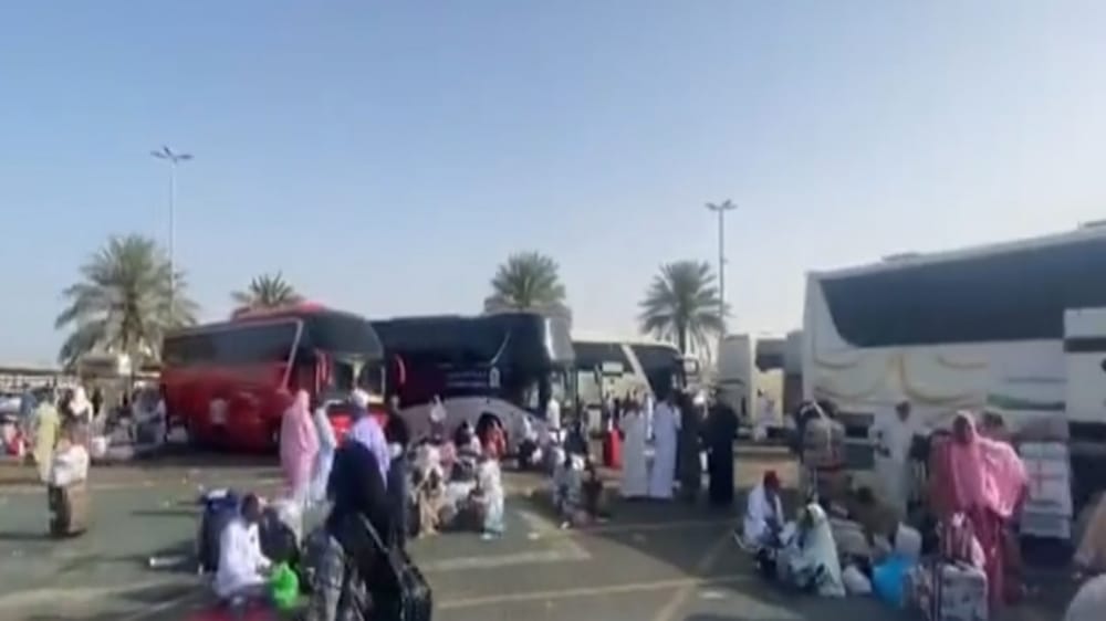 نقل المسافرين من مطار الملك عبدالعزيز إلى مدينة الحجاج