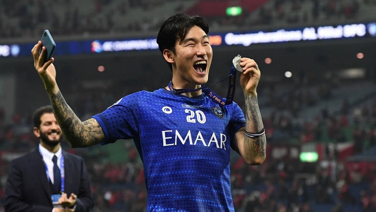 الهلال يقرر تأجيل مفاوضاته مع هيون سو