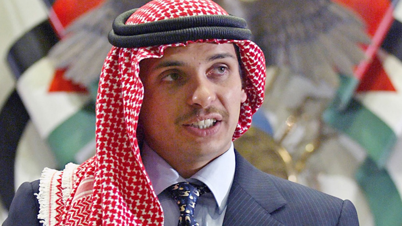 الديوان الملكي الأردني يعلن تقييد اتصالات الأمير حمزة وإقامته وتحركاته