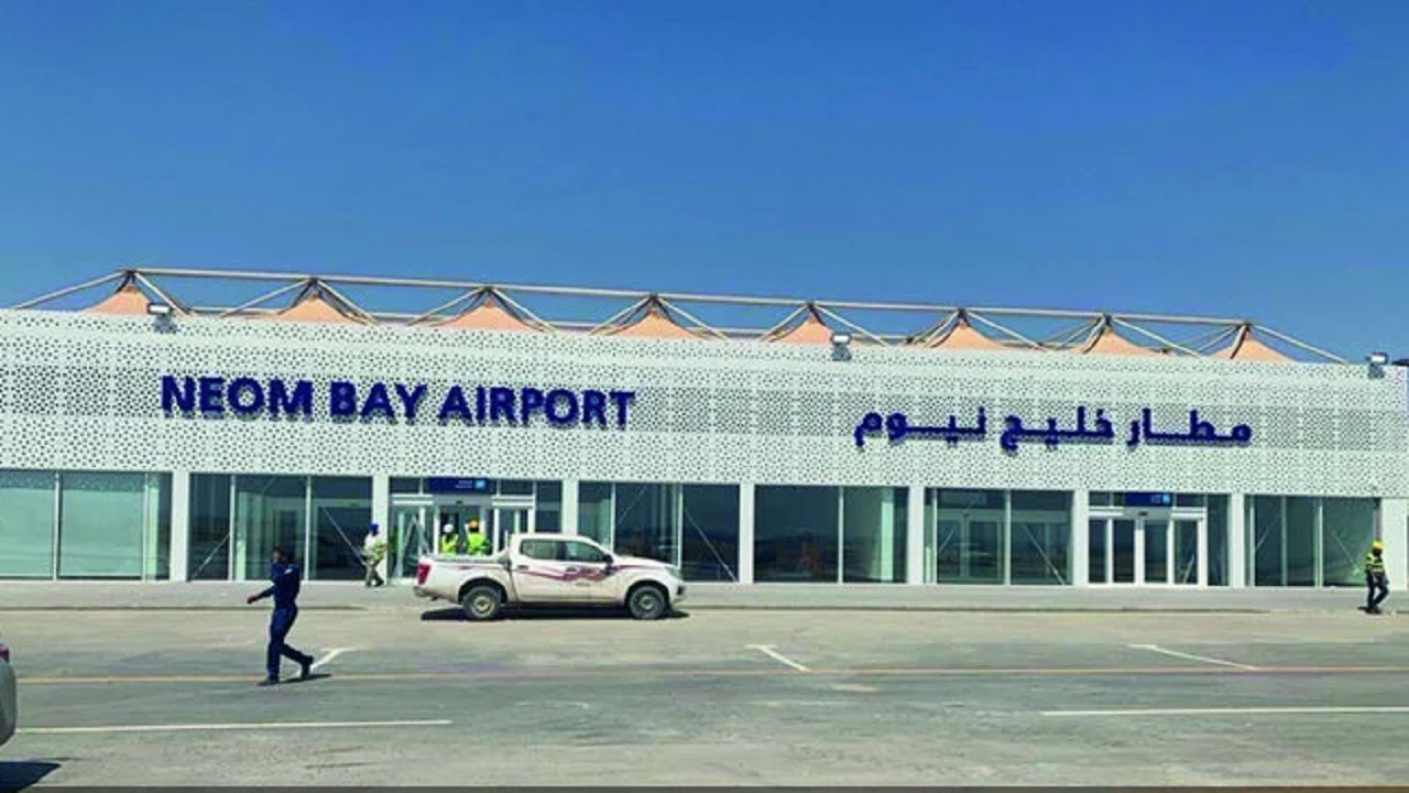 إطلاق رحلات دولية منتظمة من مطار خليج نيوم