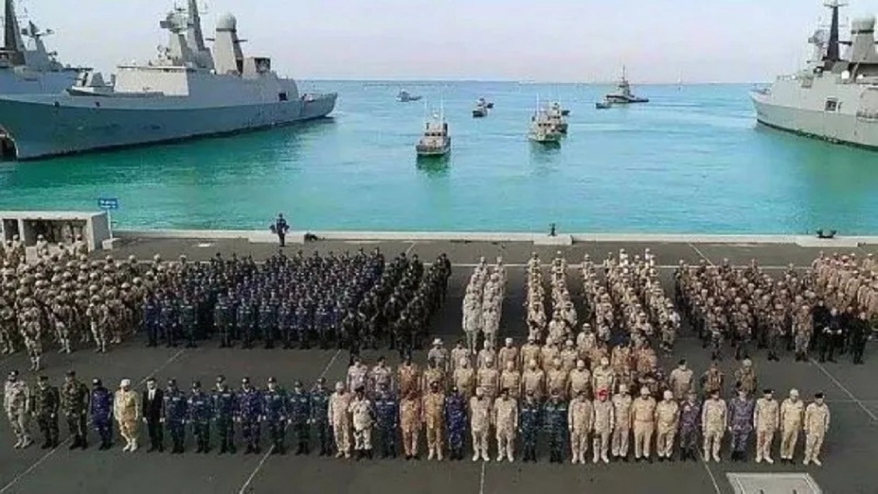 انطلاقُ مناورات التمرين البحري المختلط (الموج الأحمر-5) في الأسطول الغربي